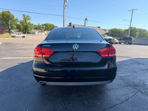 Used 2013 Volkswagen Passat 2.5 S FWD image 4