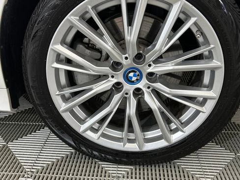 Used 2024 BMW 330e xDrive image 28