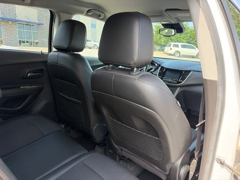 Used 2017 Chevrolet Trax LT w/ LT Convenience Package AWD/4WD image 28