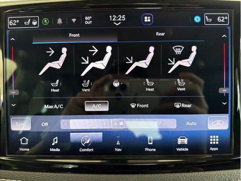 Used 2023 Chrysler Pacifica Limited FWD image 24