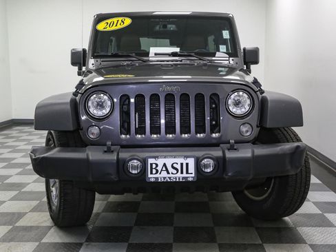 Used 2018 Jeep Wrangler Unlimited Rubicon w/ Dual Top Group image 3