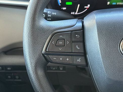 Used 2024 Toyota Sienna LE image 34