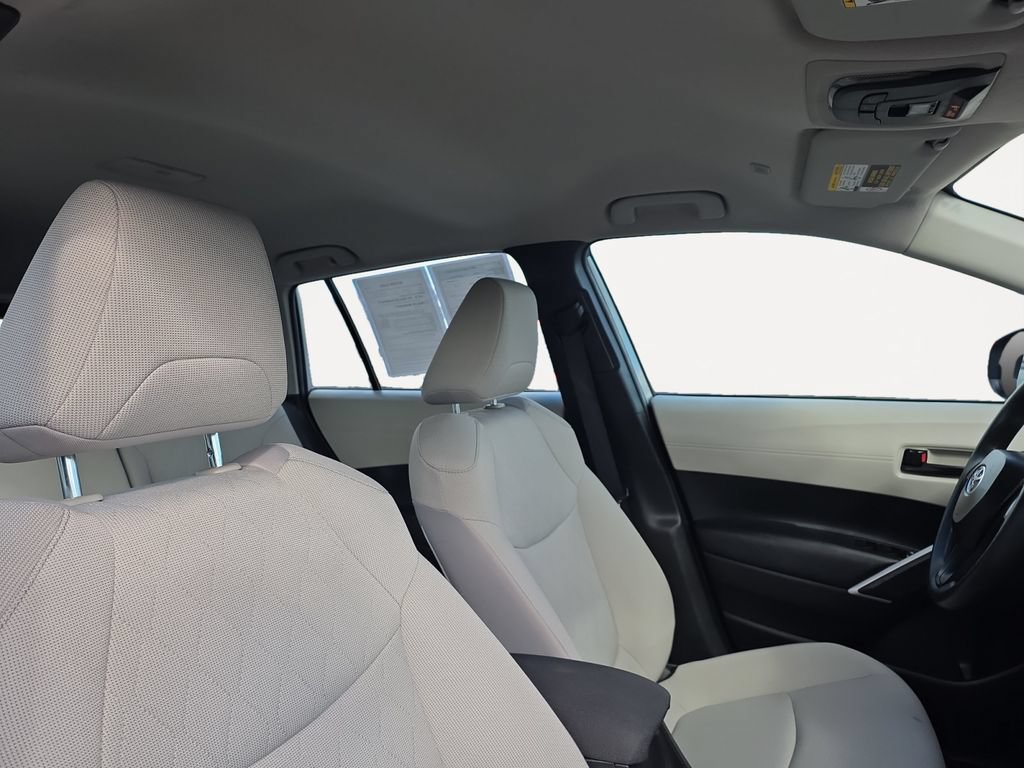 Used 2025 Toyota Corolla Cross L AWD/4WD image 11