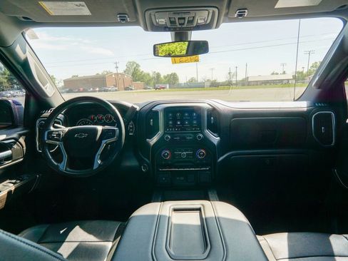 Used 2021 Chevrolet Silverado 1500 LT Trail Boss w/ Convenience Package II AWD/4WD image 16
