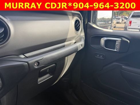 Used 2022 Jeep Gladiator Sport image 24