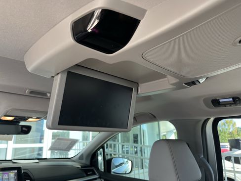 Used 2023 Honda Odyssey Touring image 10