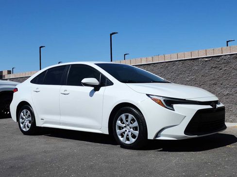 Used 2023 Toyota Corolla LE w/ Carpet Mat Package (TMS) AWD/4WD image 2