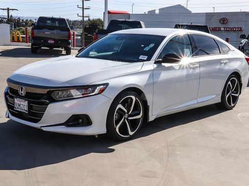 Used 2022 Honda Accord Sport image 3