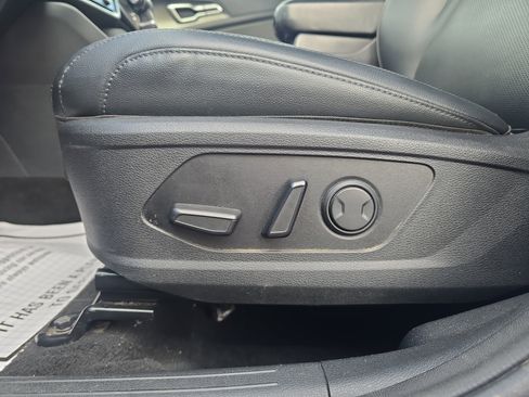 Used 2023 Kia Sportage EX image 13