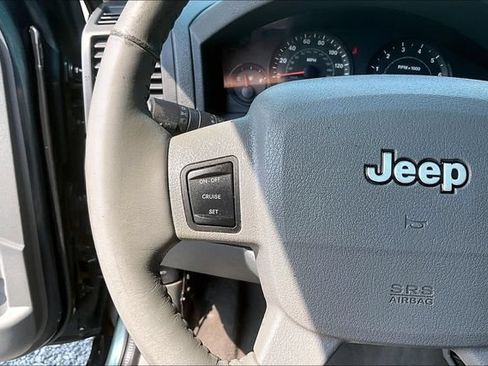 Used 2005 Jeep Grand Cherokee Laredo AWD/4WD image 18