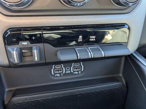 Used 2022 RAM 1500 Big Horn image 23