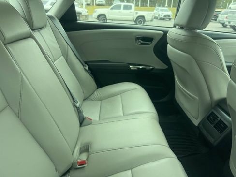Used 2018 Toyota Avalon XLE Premium image 12