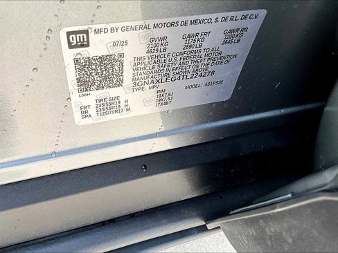 Used 2026 Chevrolet Equinox RS w/ Convenience Package III image 32