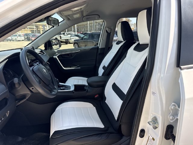 Used 2025 Toyota RAV4 LE AWD/4WD image 26