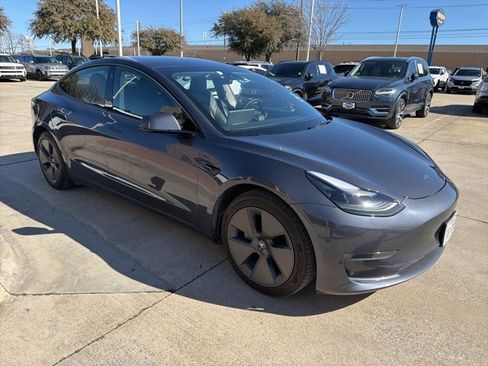 Used 2023 Tesla Model 3 Standard Range image 3