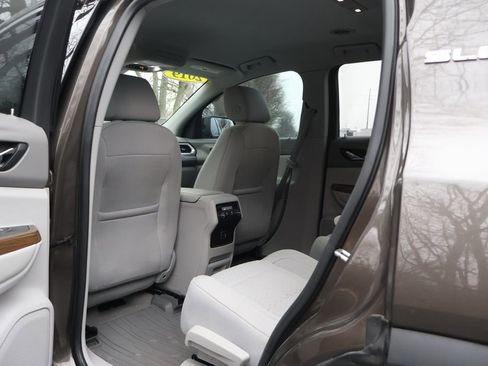 Used 2019 GMC Acadia SLE w/ Driver Alert Package I image 41