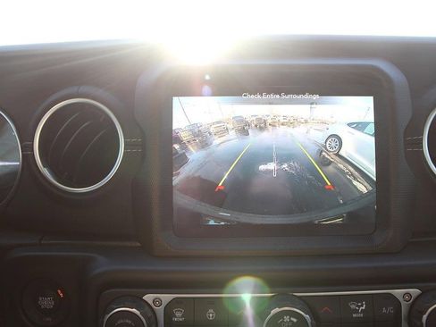 Used 2023 Jeep Wrangler Unlimited Sahara w/ Cold Weather Group image 18