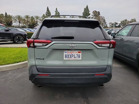 Used 2022 Toyota RAV4 XLE Premium FWD image 5
