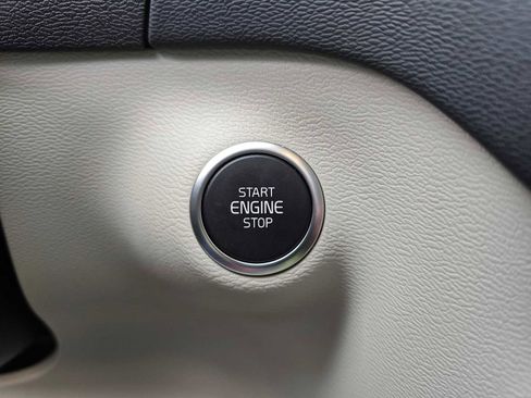 Certified 2024 Volvo XC40 B5 Ultimate w/ Climate Package image 45