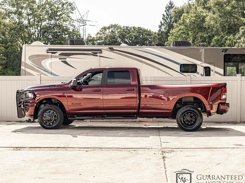 Used 2024 RAM 3500 Big Horn w/ Night Edition AWD/4WD image 4