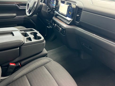 Used 2024 Chevrolet Silverado 1500 RST w/ Z71 Off-Road Package image 15