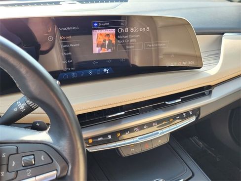 Used 2025 Cadillac XT4 Premium Luxury image 25