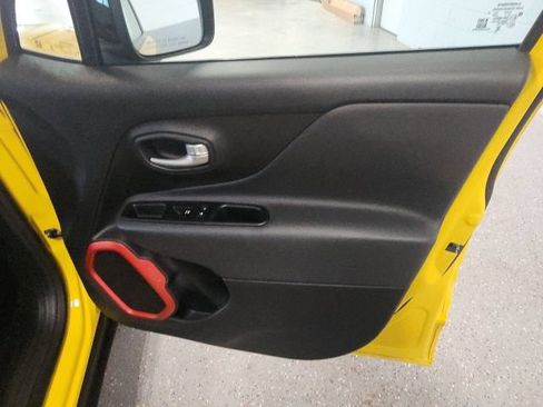 Used 2023 Jeep Renegade Trailhawk AWD/4WD image 22