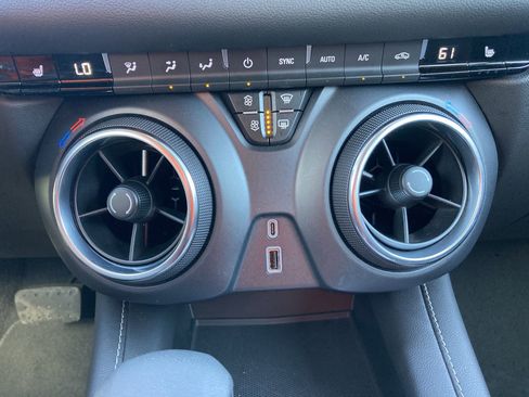 Used 2025 Chevrolet Blazer LT image 17