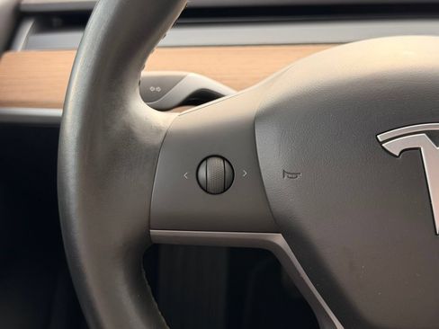 Used 2018 Tesla Model 3 Mid Range RWD image 29