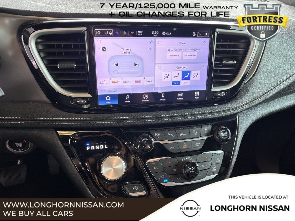 Used 2025 Chrysler Pacifica Select AWD/4WD image 14