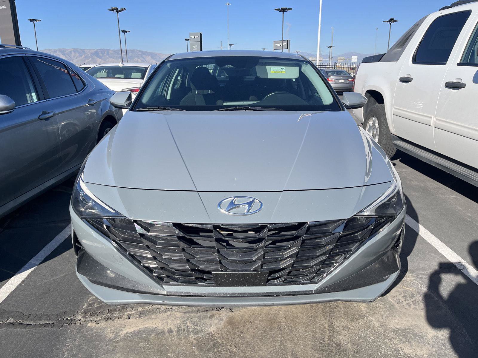 Used 2021 Hyundai Elantra SEL w/ Convenience + Premium Package FWD image 2