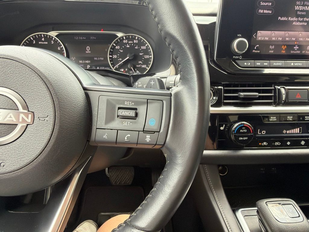 Used 2024 Nissan Pathfinder SV AWD/4WD image 20