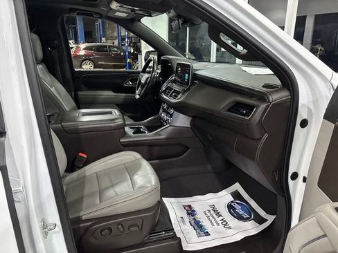 Used 2023 GMC Yukon XL SLT AWD/4WD image 18