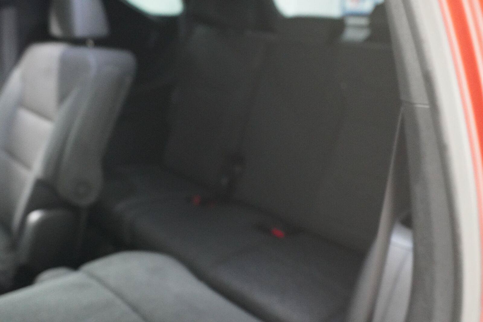 Used 2025 Chevrolet Traverse LT w/ Driver Confidence Package FWD image 14