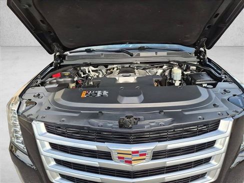 Used 2018 Cadillac Escalade ESV Premium Luxury AWD/4WD image 25