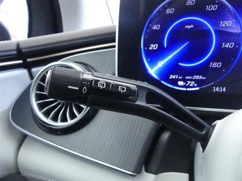 Used 2023 Mercedes-Benz EQE 350+ 4MATIC SUV w/ Exclusive Trim Package image 18