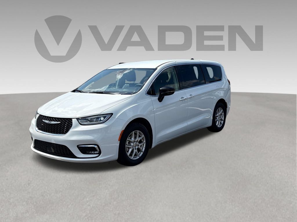 Used 2024 Chrysler Pacifica Touring-L FWD image 1