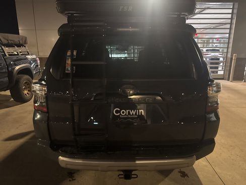 Used 2024 Toyota 4Runner TRD Off-Road Premium image 8