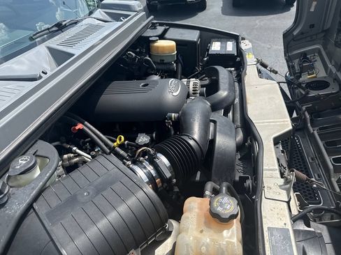 Used 2003 HUMMER H2 w/ Preferred Equipment Group AWD/4WD image 25