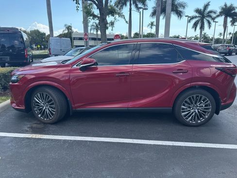 Used 2025 Lexus RX 350 AWD w/ Convenience Package image 3