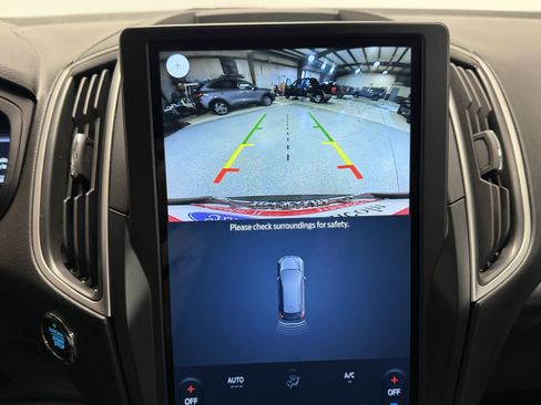 Used 2024 Ford Edge SEL w/ Convenience Package image 11