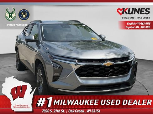 Used 2025 Chevrolet Trax LT w/ LT Convenience Package FWD image 1