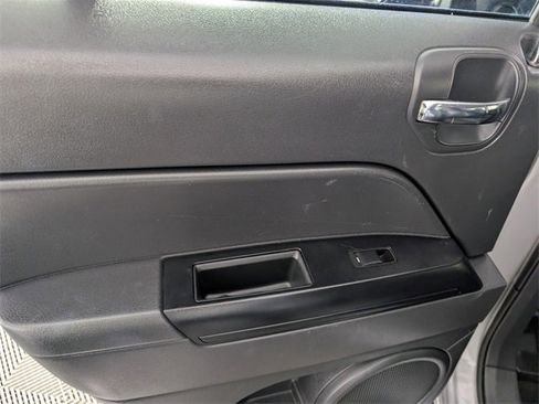 Used 2017 Jeep Patriot Latitude image 14