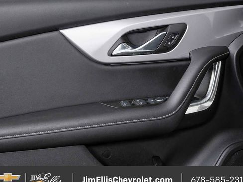 Used 2025 Chevrolet Blazer LT image 6