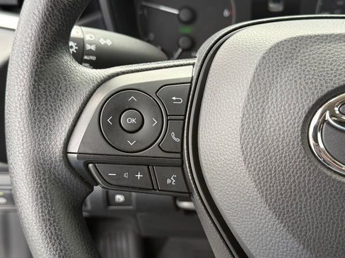 Used 2025 Toyota Corolla LE w/ Convenience Package image 22