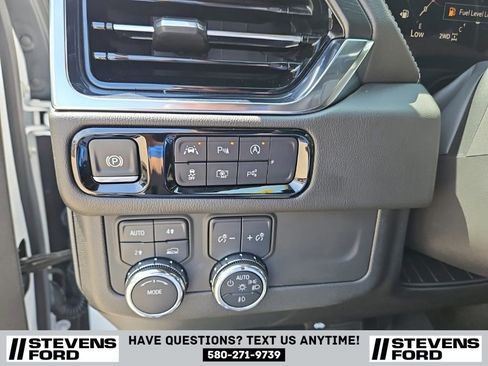 Used 2025 GMC Yukon XL Denali AWD/4WD image 18