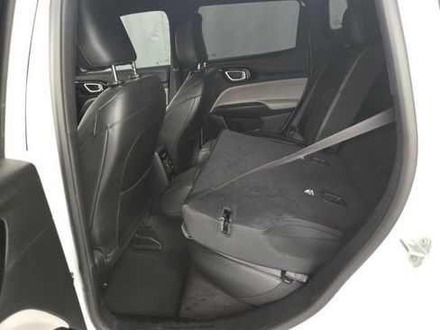 Used 2023 Jeep Compass Limited image 24