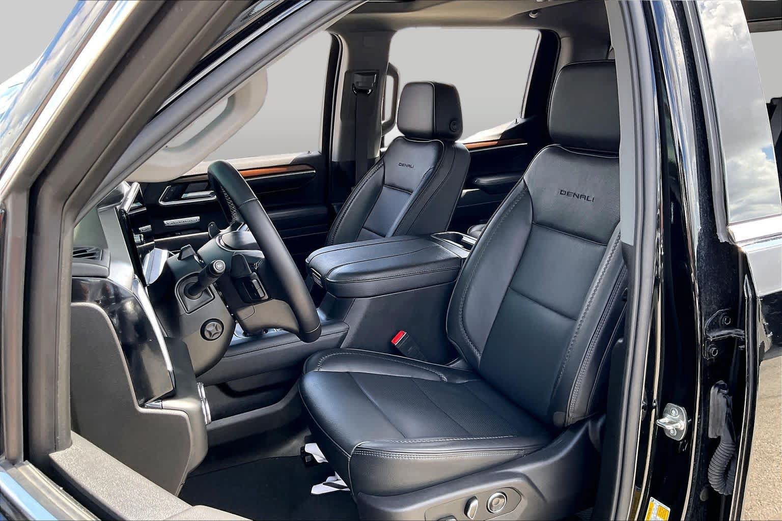Used 2026 GMC Sierra 1500 Denali AWD/4WD image 8