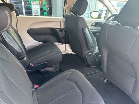 Used 2023 Chrysler Voyager LX FWD image 24