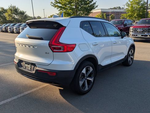 Used 2023 Volvo XC40 B4 Ultimate FWD image 4